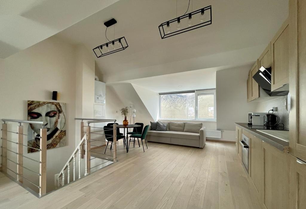 Charming Duplex On The Canal ブリュッセル エクステリア 写真
